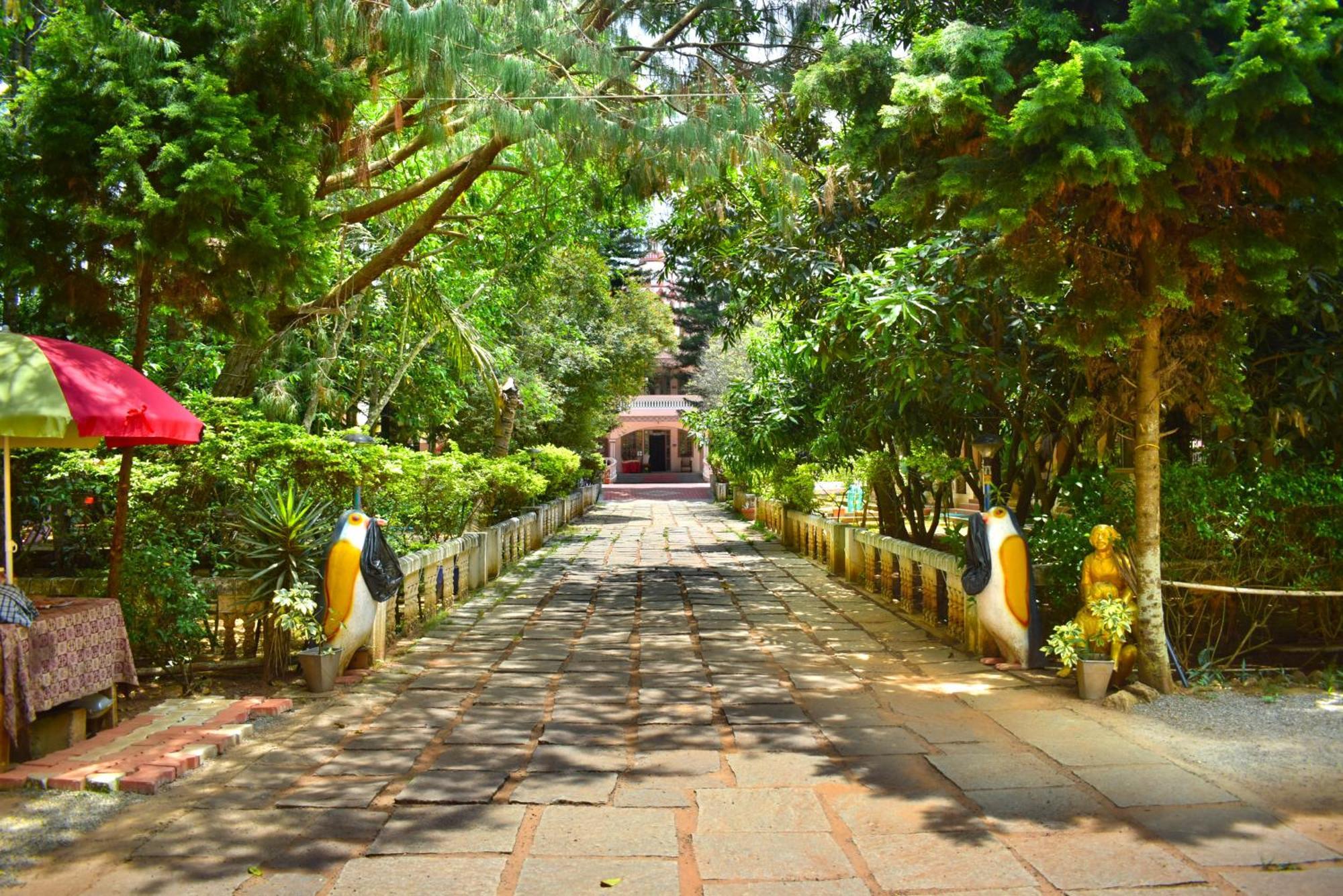 Jains Royal Palace Resorts Yelagiri Exterior photo