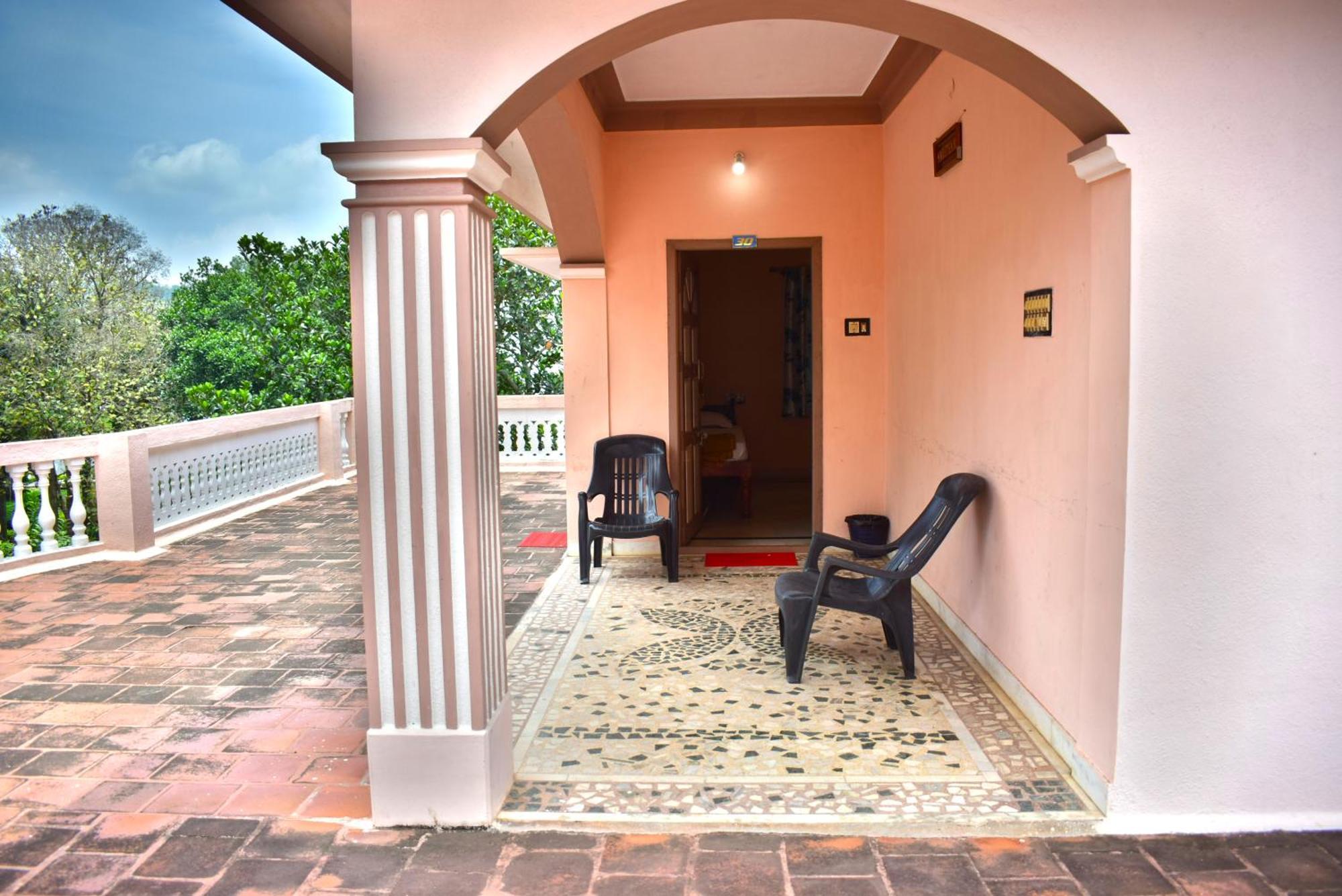 Jains Royal Palace Resorts Yelagiri Exterior photo