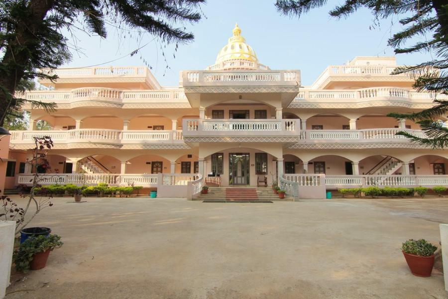 Jains Royal Palace Resorts Yelagiri Exterior photo