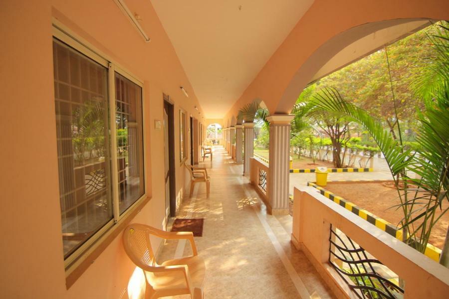 Jains Royal Palace Resorts Yelagiri Exterior photo
