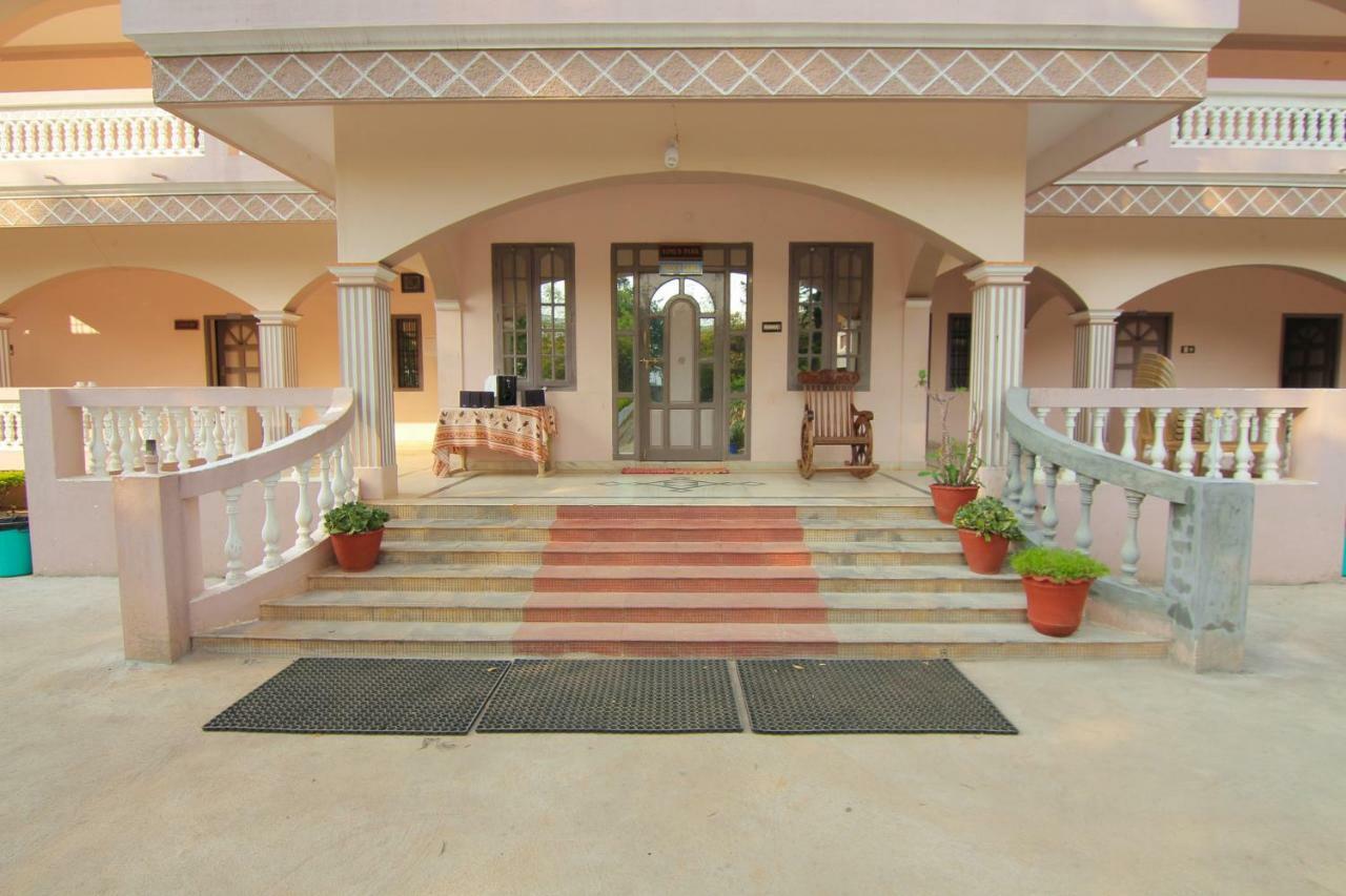 Jains Royal Palace Resorts Yelagiri Exterior photo
